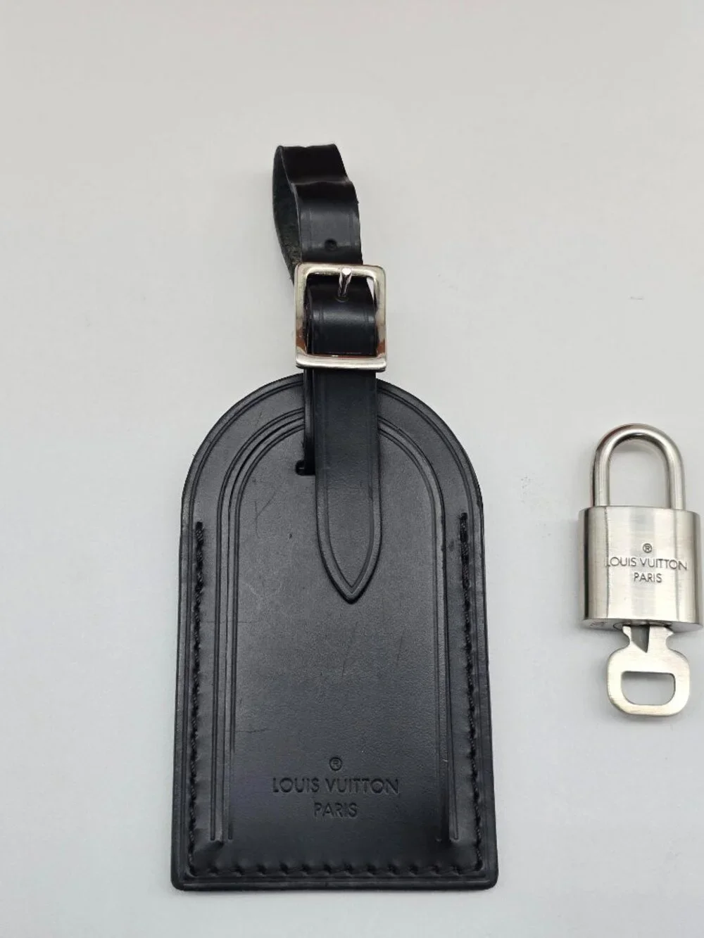 Authentic Louis Vuitton Black Luggage Tag Silver LV Padlock Key & Box